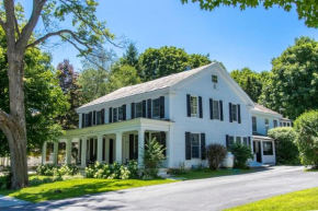 Picture Postcard Mansion In Manchester Village
